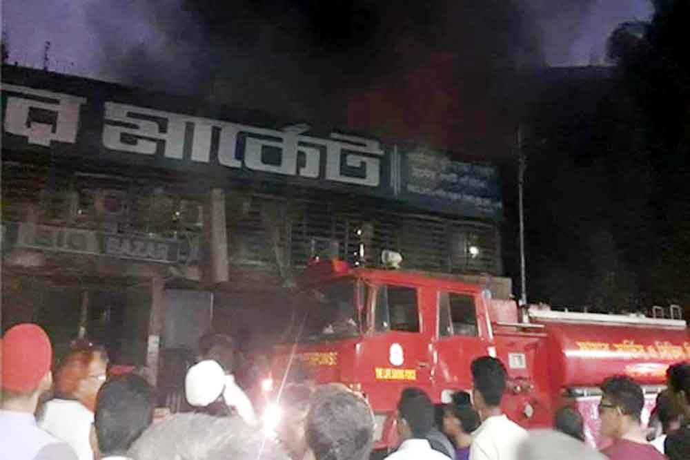 রাজধানী সুপার মার্কেটের আগুন নিয়ন্ত্রণে