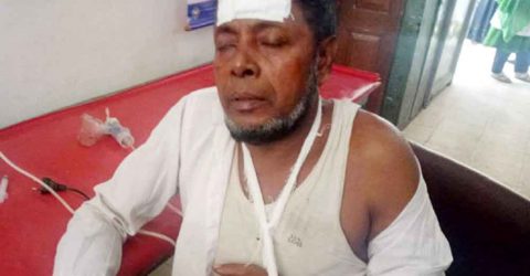 আওয়ামী লীগের নেতাকে নগ্ন করে পেটালেন ছাত্রলীগ নেতা