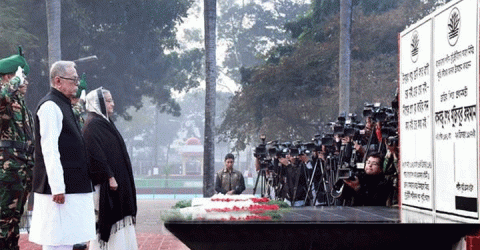 বুদ্ধিজীবী স্মৃতিসৌধে রাষ্ট্রপতি ও প্রধানমন্ত্রীর শ্রদ্ধা