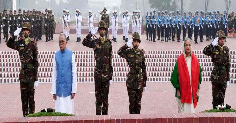 বীর শহীদদের প্রতি জাতীয় স্মৃতিসৌধে রাষ্ট্রপতি ও প্রধানমন্ত্রীর শ্রদ্ধা