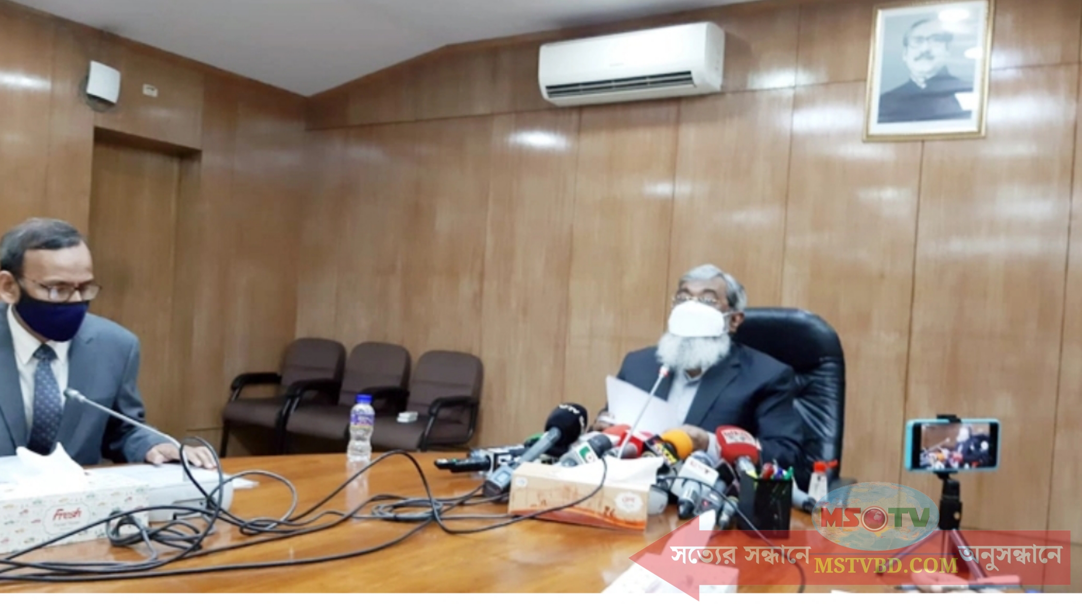 টিকার সনদ ছাড়া মার্কেটে প্রবেশ নয়, ট্রেন-প্লেন-লঞ্চেও না