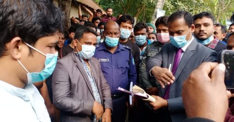 কসবায় মসজিদে টাকা দিয়ে ভোট কিনতে গিয়ে যুবক আটক