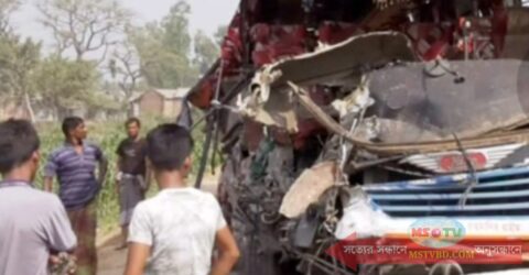 বাস-ট্রাক মুখোমুখি সংঘর্ষে নিহত দুই