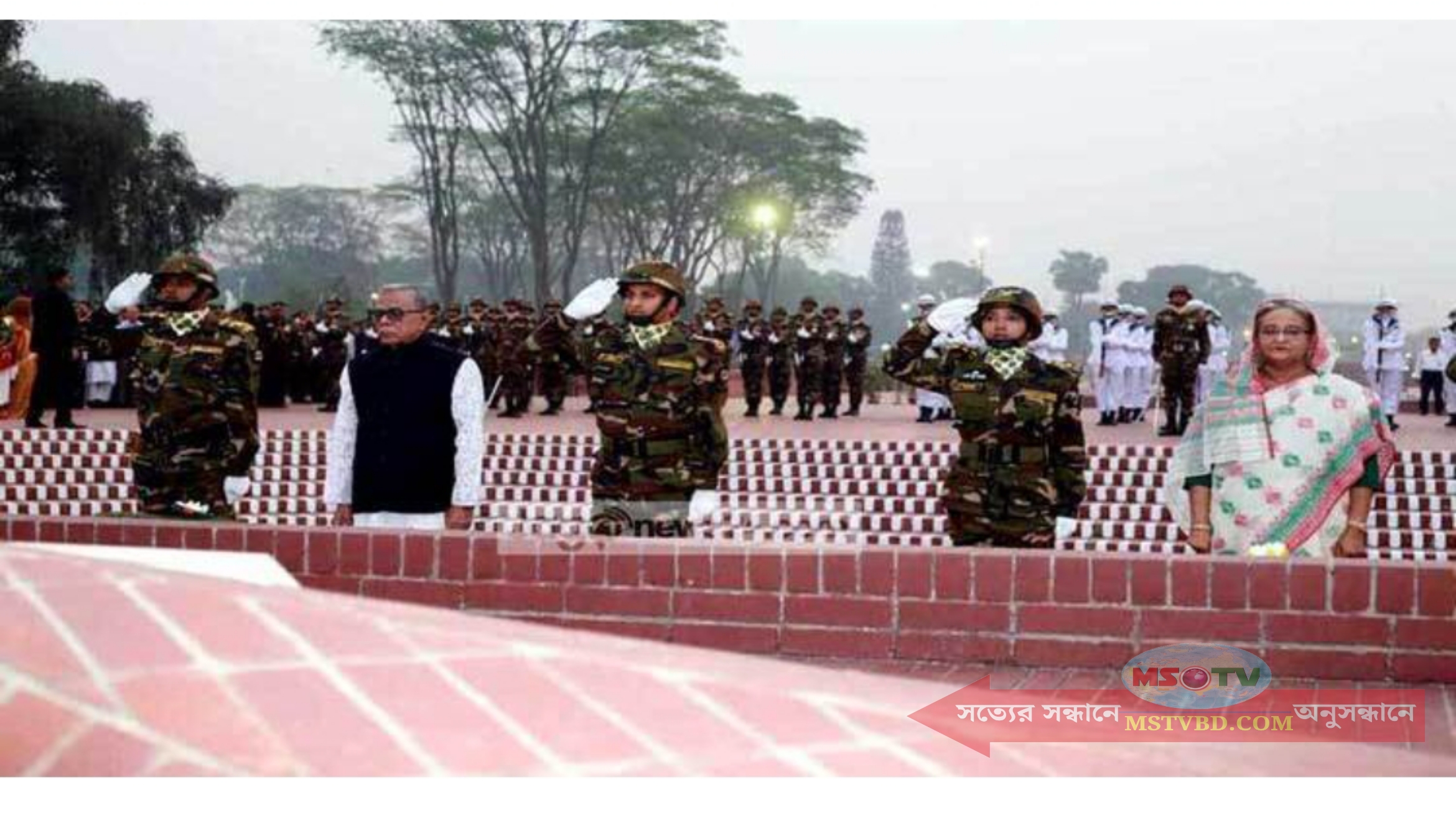 স্মৃতিসৌধে রাষ্ট্রপতি ও প্রধানমন্ত্রীর শ্রদ্ধা