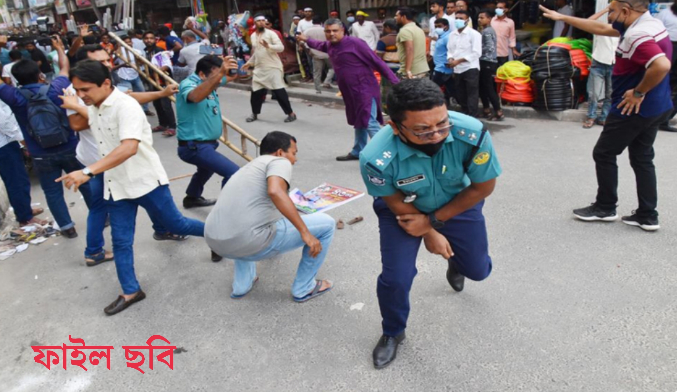 পিরোজপুরে পুলিশের ওপর হামলা
