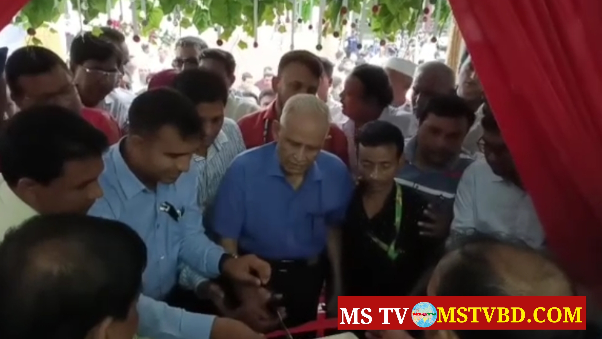 নওগাঁর মান্দায় বঙ্গবন্ধুর ম্যুরাল ও নবনির্মিত হলরুমের উদ্ধোধন