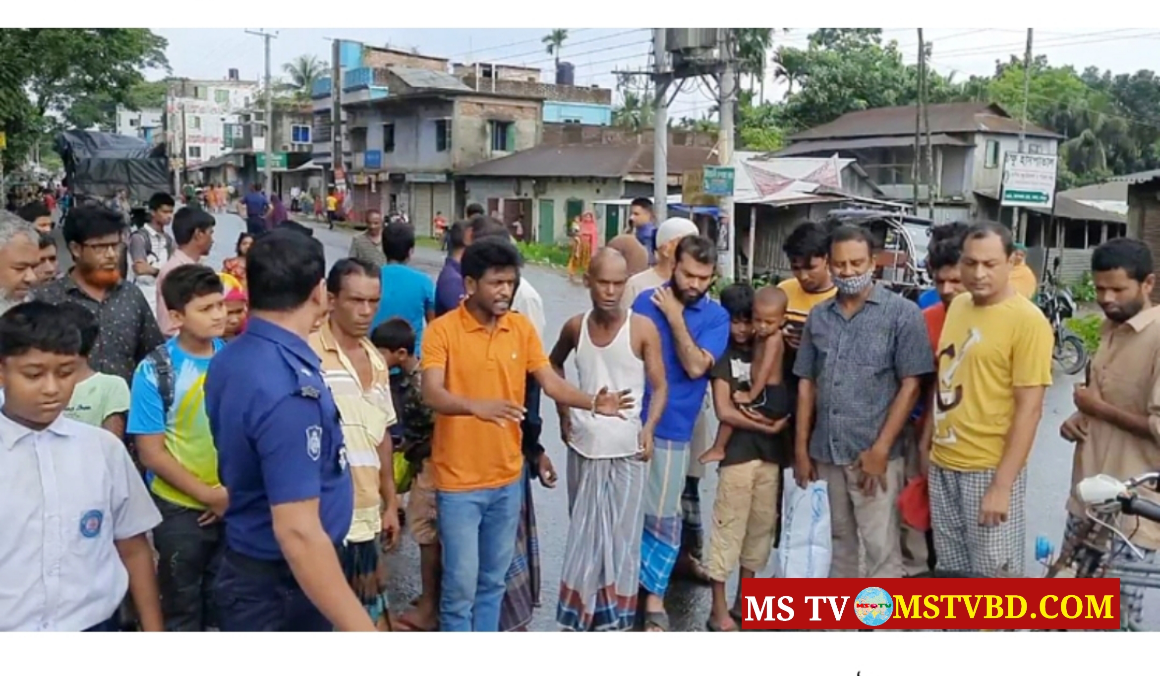 শেরপুরে স্কুলে যাওয়ার পথে ট্রাকচাপায় প্রাণ গেলো বাবা ছেলের