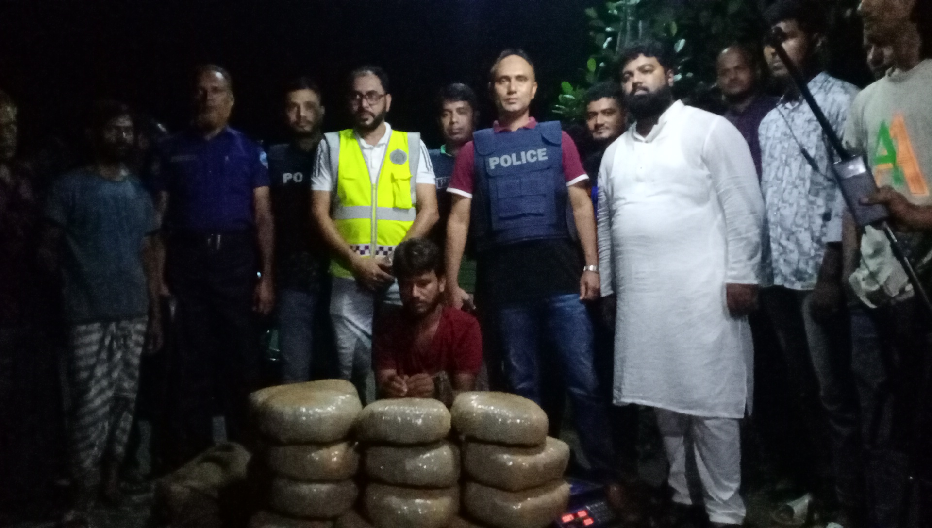 কসবায় ফের ৫০ কেজি গাঁজাসহ আটক ১