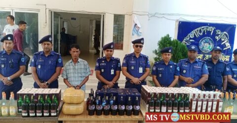 কসবায় বিপুল পরিমাণে বিদেশী মদ ও গাঁজাসহ আটক এক