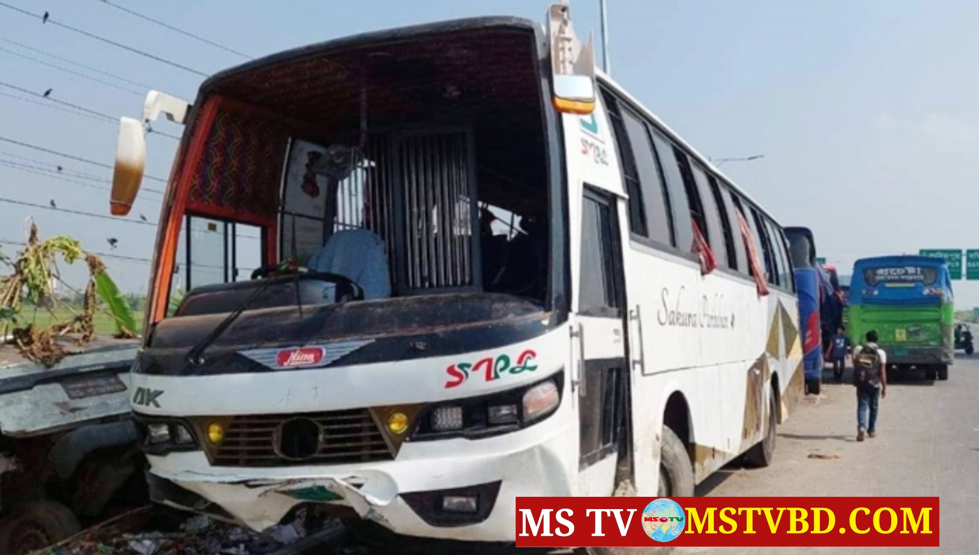 ভাঙ্গায় নিয়ন্ত্রণ হারিয়ে গাছে বাসের ধাক্কা, নিহত ৪