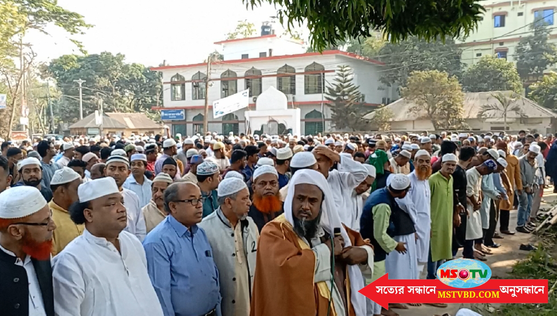 কসবায় বিএনপি নেতা কামালের মায়ের জানাজায় হাজারো মানুষের ঢল