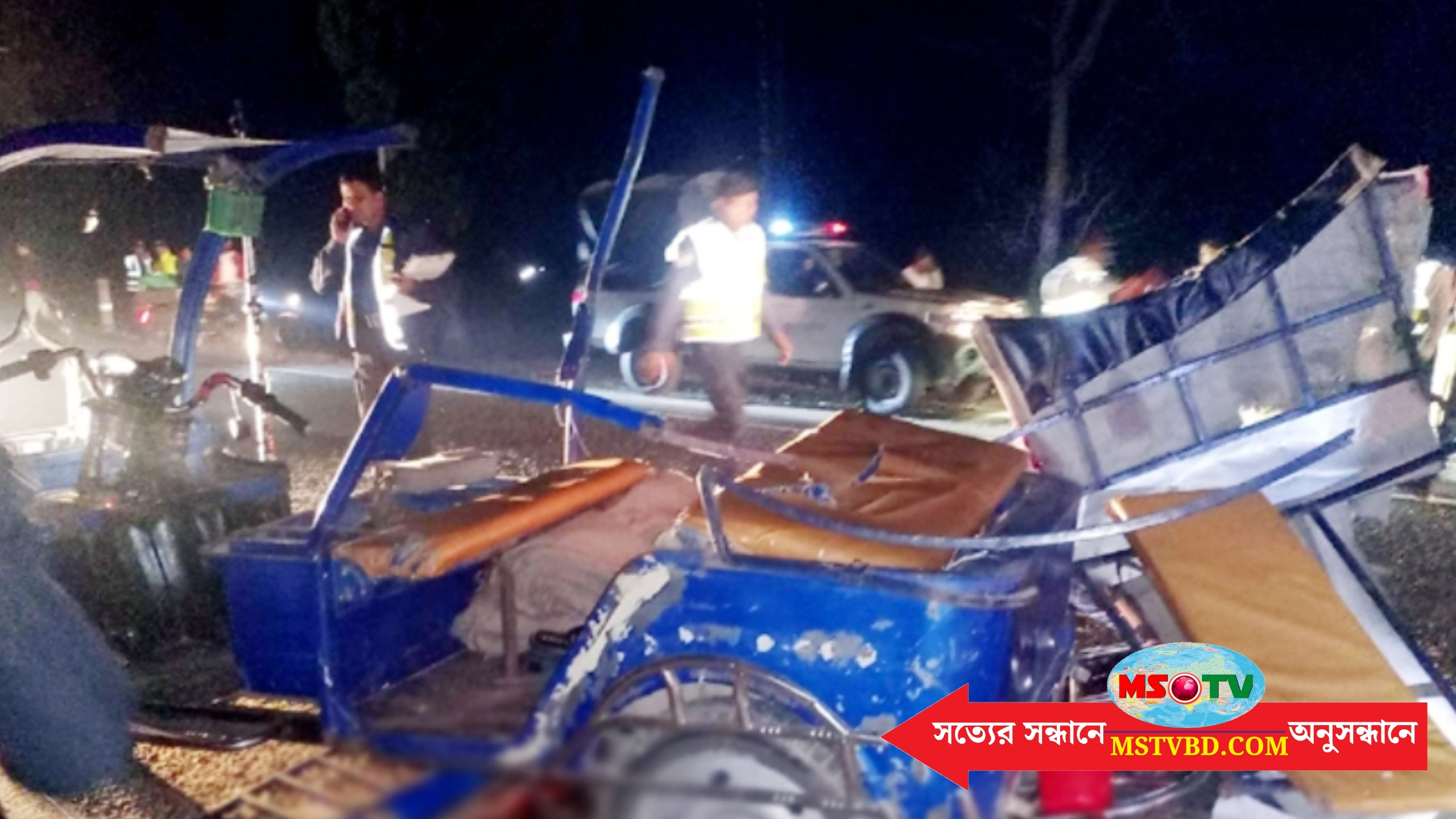 রংপুরে ট্রাক অ্যাম্বুলেন্স ও ইজিবাইকের ত্রিমুখী ভয়ংকর সংঘর্ষ, নিহত ৫