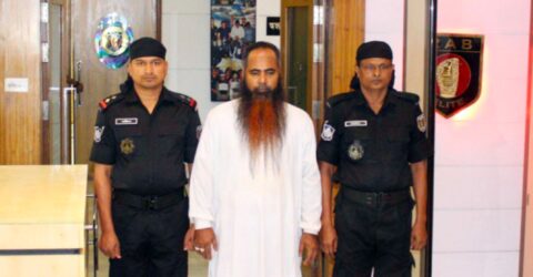 কুমিল্লায় শিশু ধর্ষণকারী ভন্ডপীর শুদ্ধভাবে আরবি পড়তে পারেন না