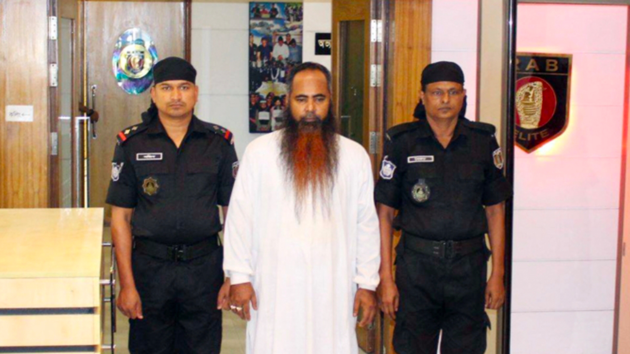 কুমিল্লায় শিশু ধর্ষণকারী ভন্ডপীর শুদ্ধভাবে আরবি পড়তে পারেন না