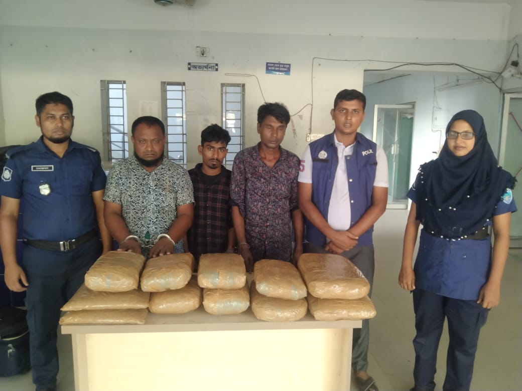 কসবায় ফের ২৫ কেজি গাঁজাসহ আটক ৩
