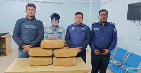 কসবায় ২৫ কেজি গাঁজা ও অটোরিকশাসহ আটক ১