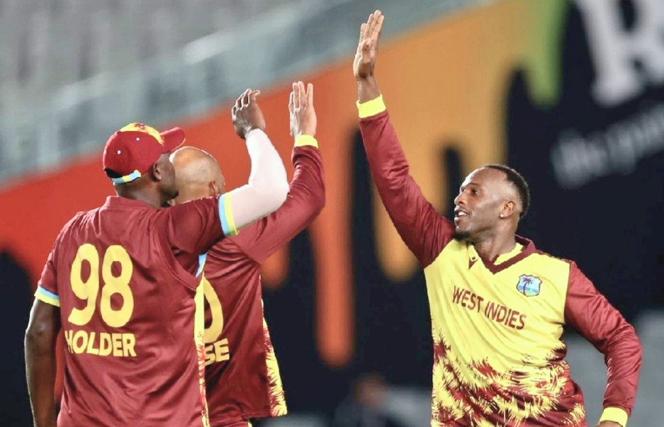 ওয়েস্ট ইন্ডিজের রোমাঞ্চকর জয়, মিচেল স্যান্টনারের লড়াই ব্যর্থ